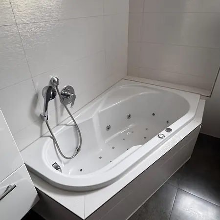 Apartment Haus 4 Schlafzimmer Sauna Wintergarten Bis 7 Personen