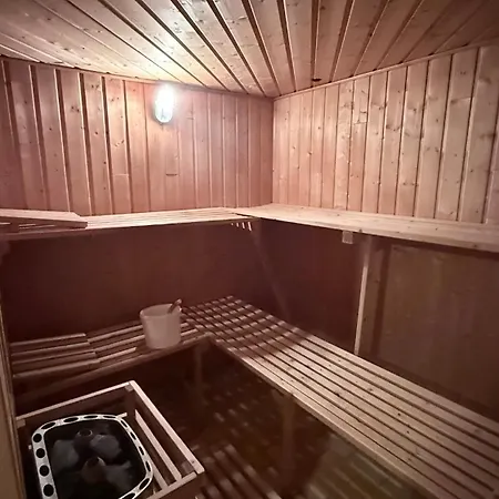 Haus 4 Schlafzimmer Sauna Wintergarten Bis 7 Personen *